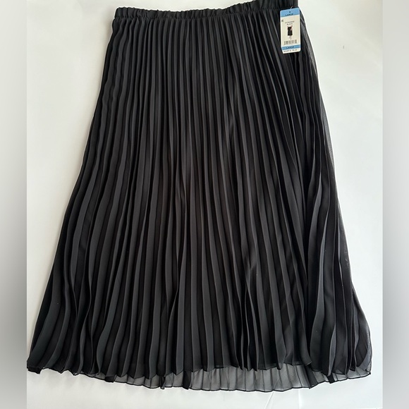 Vince Camuto pleated skirt large - Picture 3 of 5